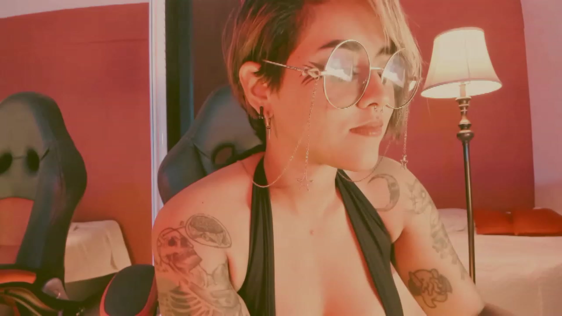 Gallery image thumbnail from AbraxxysRadio's myfreecams stream on, 04/04/2023, 24:11 image 3 of 20