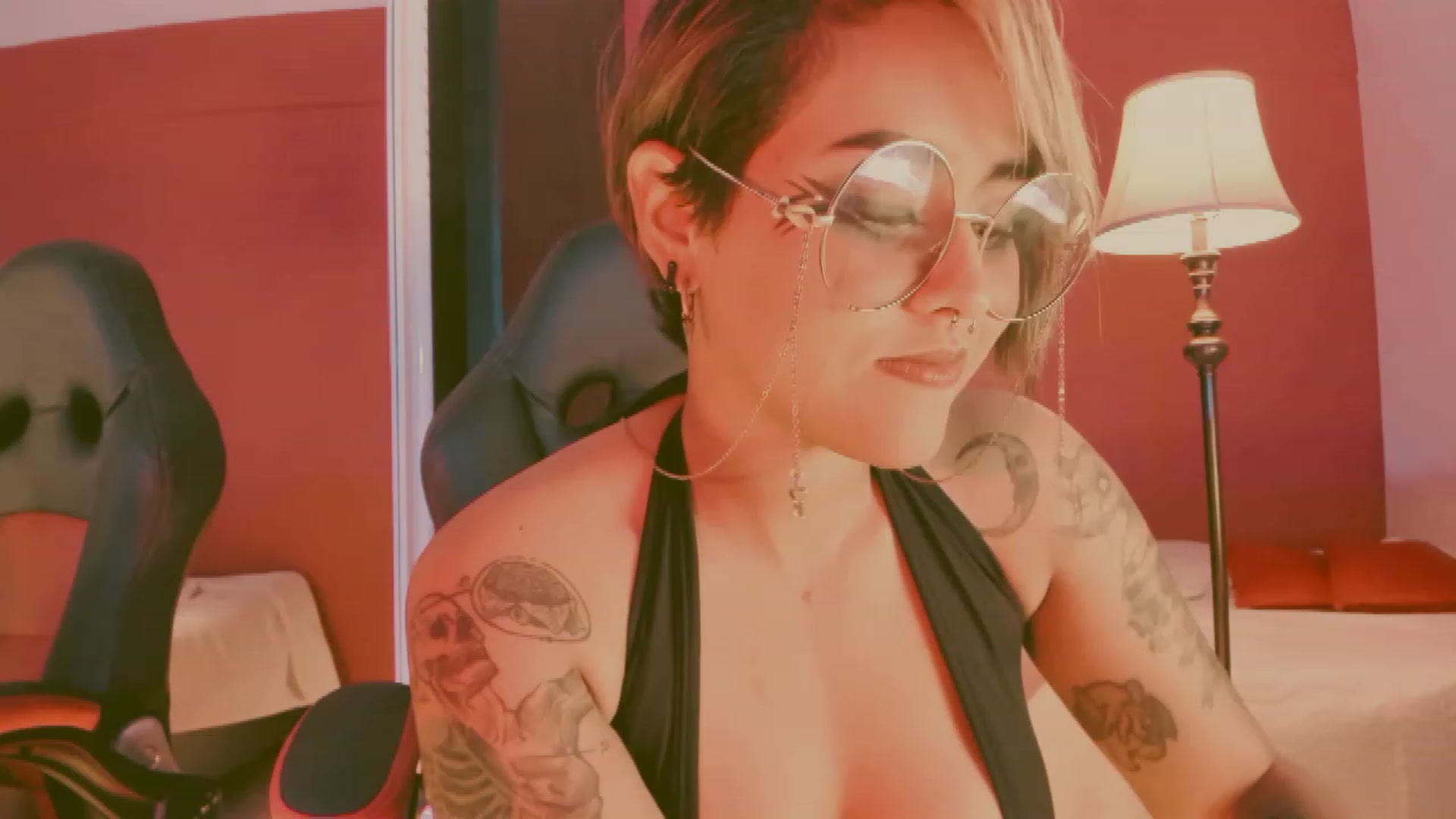 Gallery image thumbnail from AbraxxysRadio's myfreecams stream on, 04/04/2023, 24:11 image 1 of 20