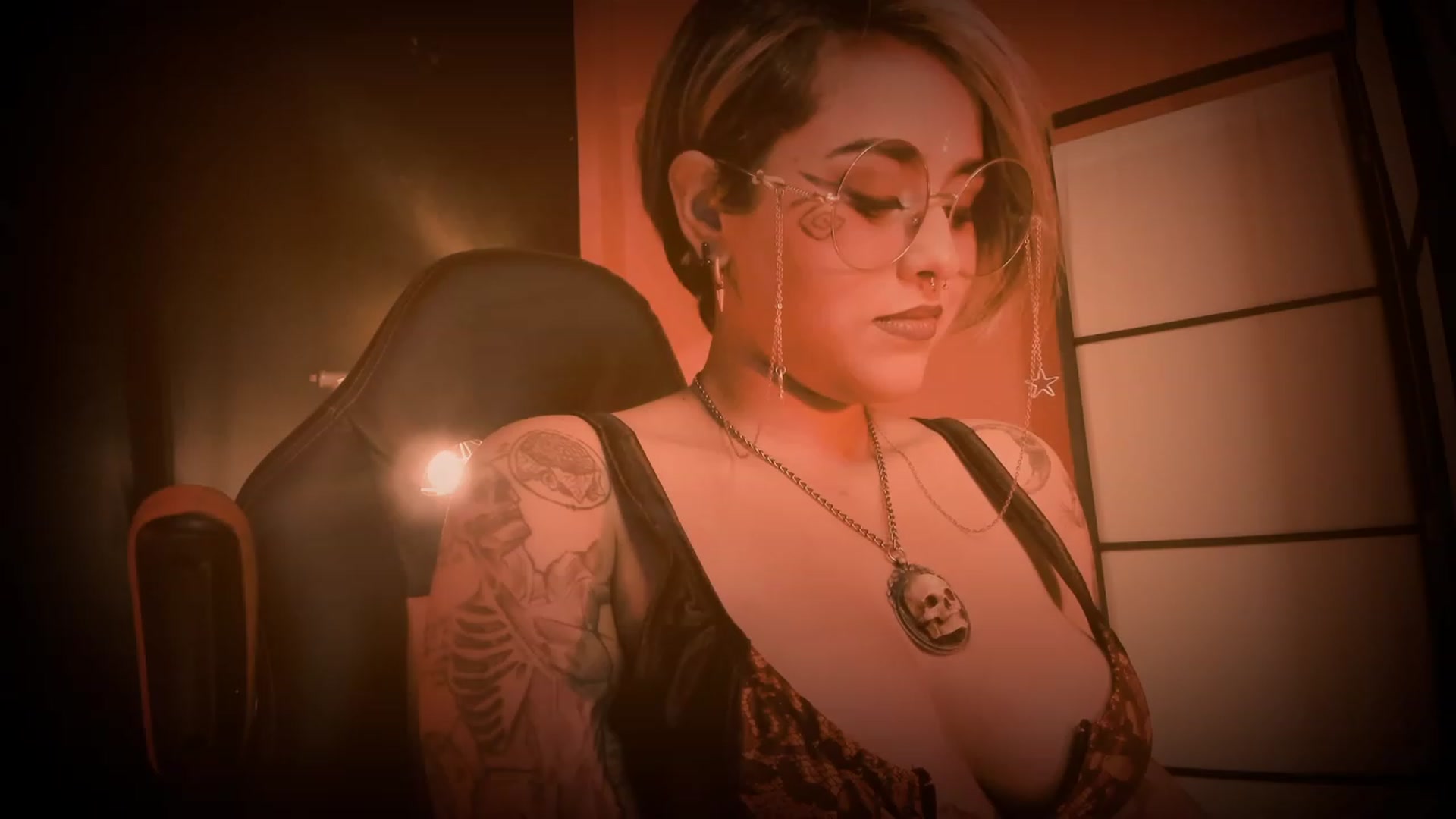 Gallery image thumbnail from AbraxxysRadio's myfreecams stream on, 04/06/2023, 24:00 image 17 of 20
