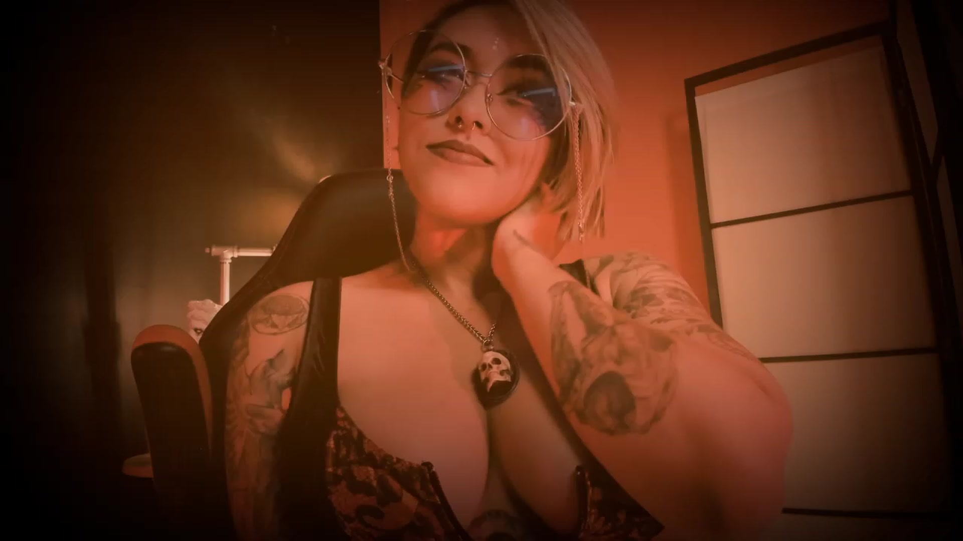 Gallery image thumbnail from AbraxxysRadio's myfreecams stream on, 04/06/2023, 24:00 image 16 of 20