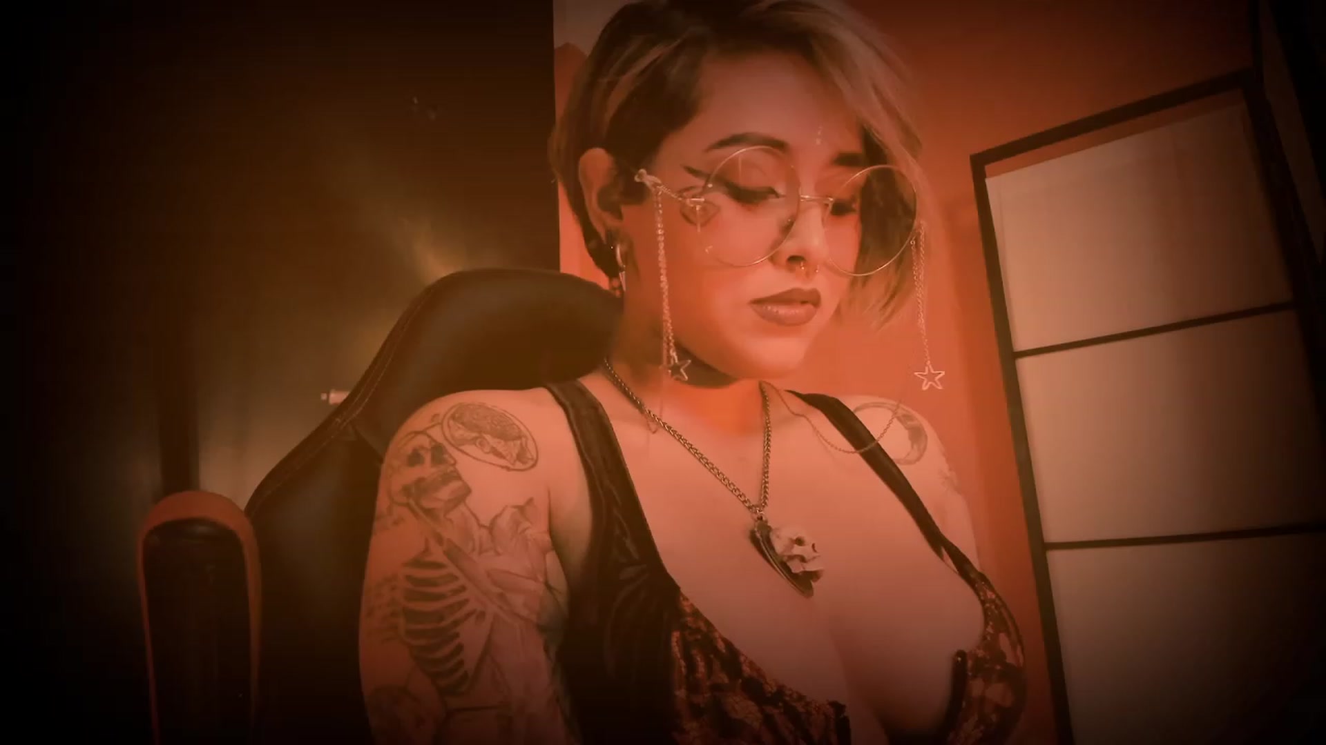 Gallery image thumbnail from AbraxxysRadio's myfreecams stream on, 04/06/2023, 24:22 image 19 of 20
