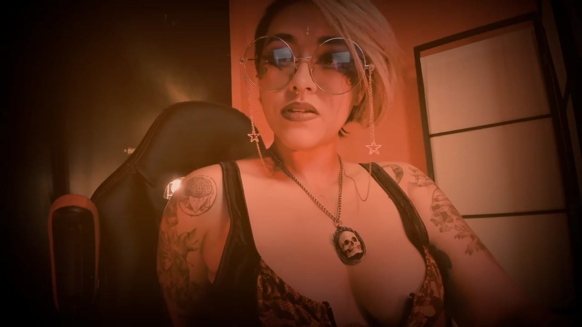 Gallery image thumbnail from AbraxxysRadio's myfreecams stream on, 04/06/2023, 24:22 image 10 of 20
