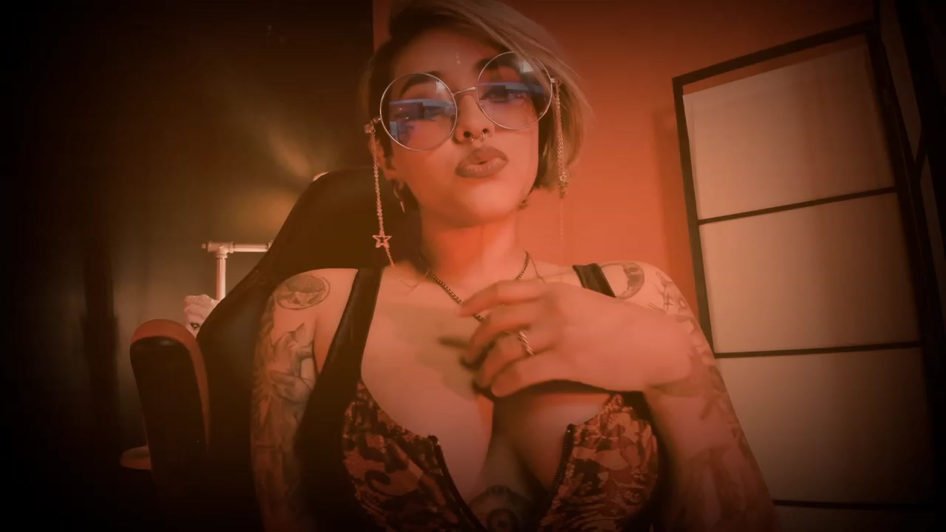 Gallery image thumbnail from AbraxxysRadio's myfreecams stream on, 04/06/2023, 24:22 image 9 of 20