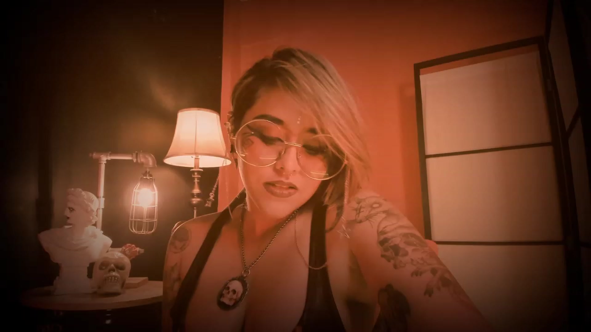 Gallery image thumbnail from AbraxxysRadio's myfreecams stream on, 04/06/2023, 01:16 image 6 of 20