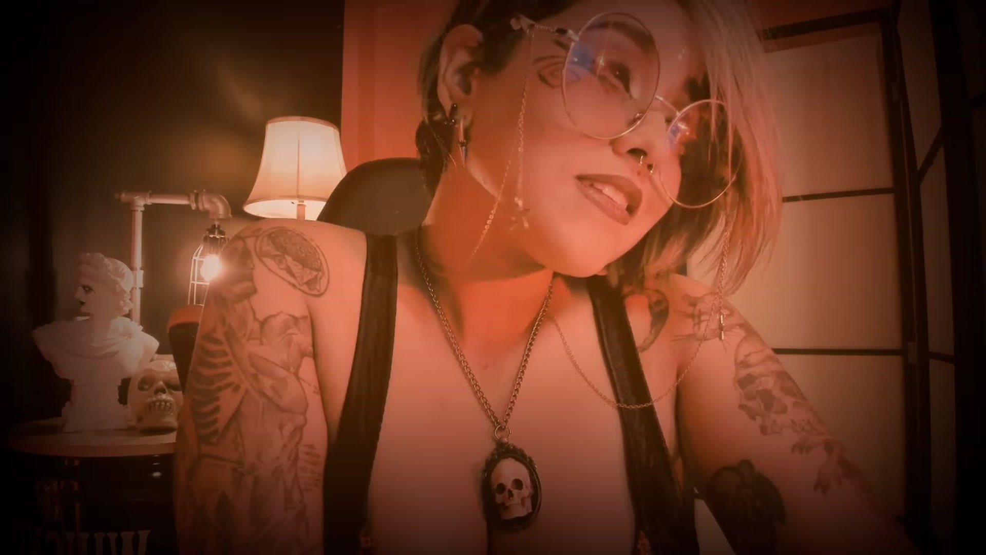 Gallery image thumbnail from AbraxxysRadio's myfreecams stream on, 04/06/2023, 01:16 image 14 of 20