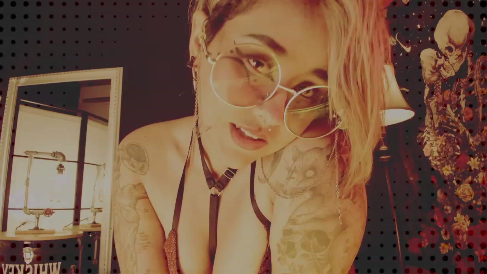 Gallery image thumbnail from AbraxxysRadio's myfreecams stream on, 04/06/2023, 23:31 image 14 of 20