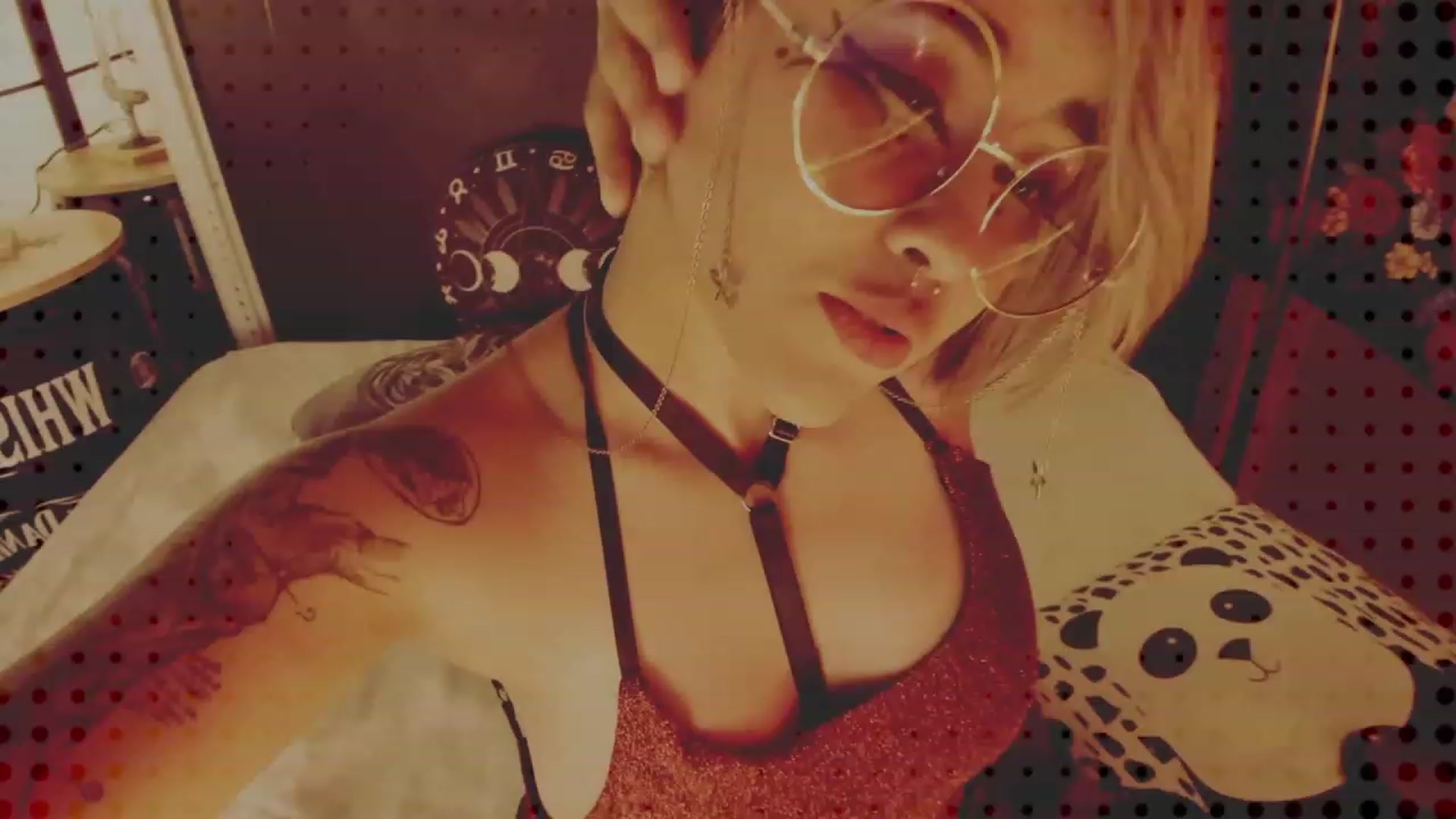 Gallery image thumbnail from AbraxxysRadio's myfreecams stream on, 04/06/2023, 23:31 image 3 of 20