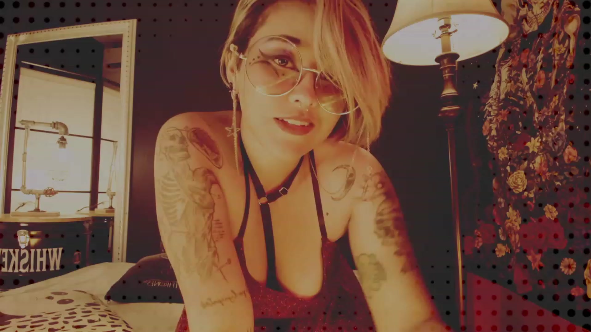 Gallery image thumbnail from AbraxxysRadio's myfreecams stream on, 04/07/2023, 01:51 image 5 of 20