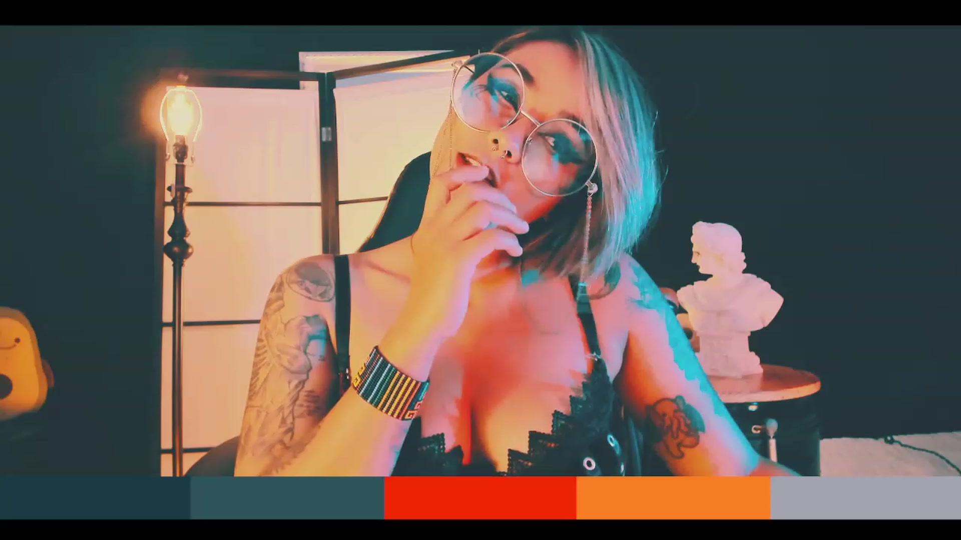 Gallery image thumbnail from AbraxxysRadio's myfreecams stream on, 04/09/2023, 19:58 image 4 of 20