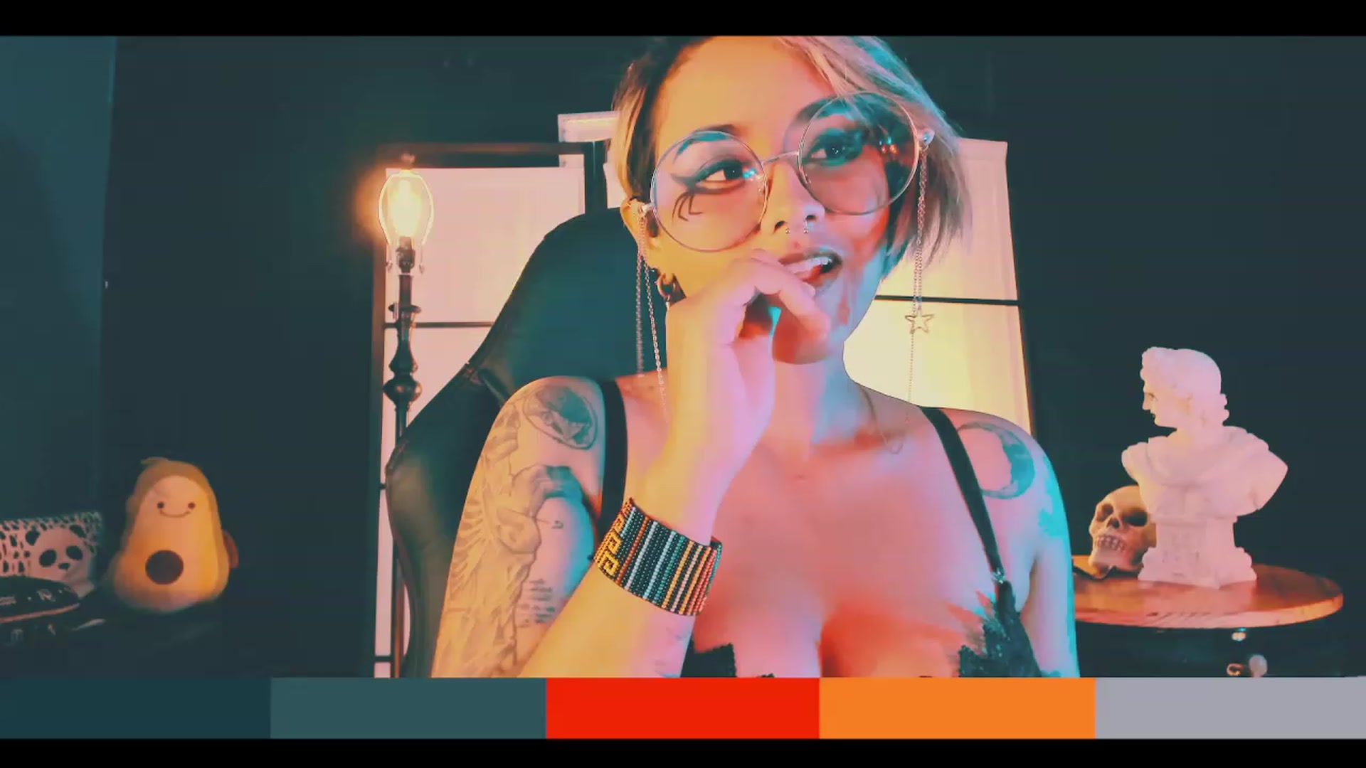 Gallery image thumbnail from AbraxxysRadio's myfreecams stream on, 04/09/2023, 20:36 image 2 of 20