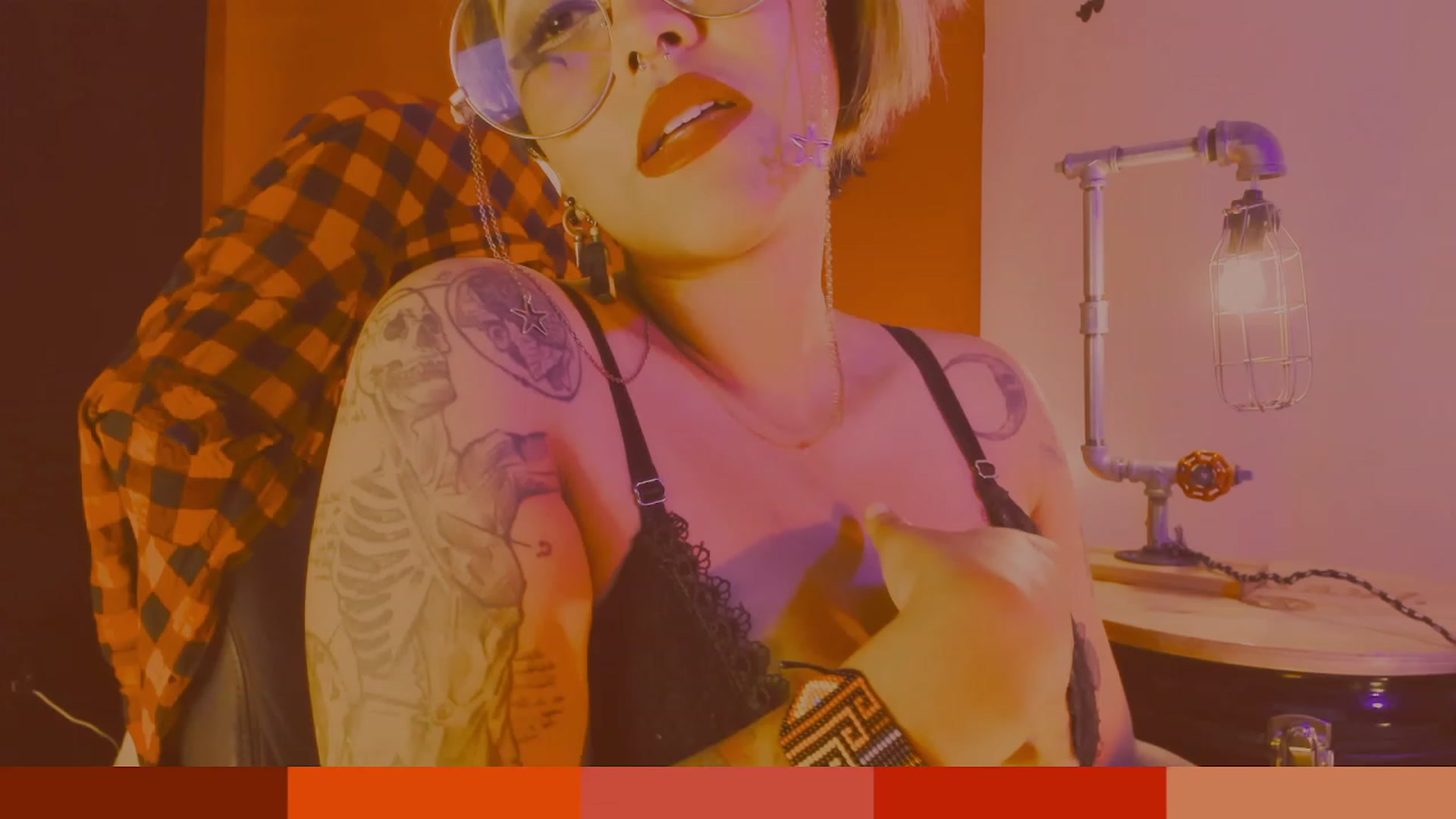 Gallery image thumbnail from AbraxxysRadio's myfreecams stream on, 04/12/2023, 24:20 image 15 of 20