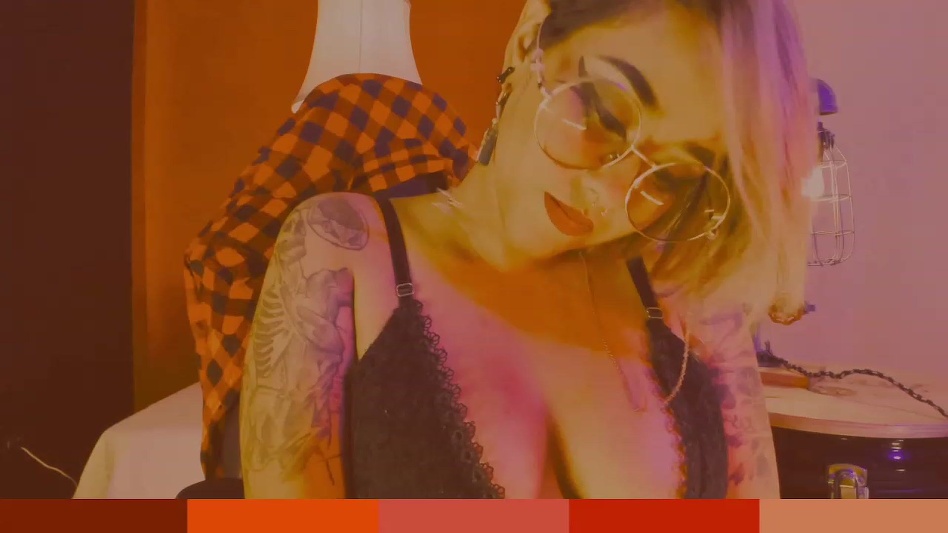 Gallery image thumbnail from AbraxxysRadio's myfreecams stream on, 04/12/2023, 24:20 image 19 of 20