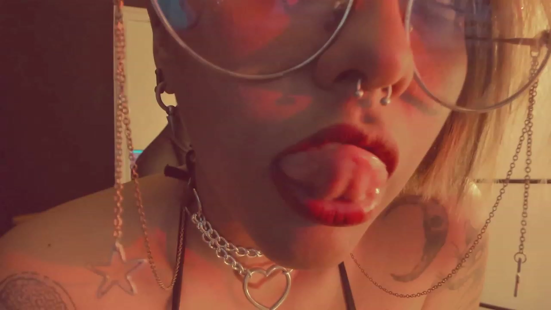 Gallery image thumbnail from AbraxxysRadio's myfreecams stream on, 04/13/2023, 24:25 image 5 of 20
