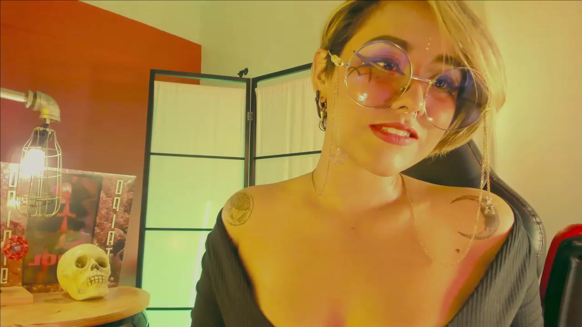 Gallery image thumbnail from AbraxxysRadio's myfreecams stream on, 04/13/2023, 23:13 image 4 of 20