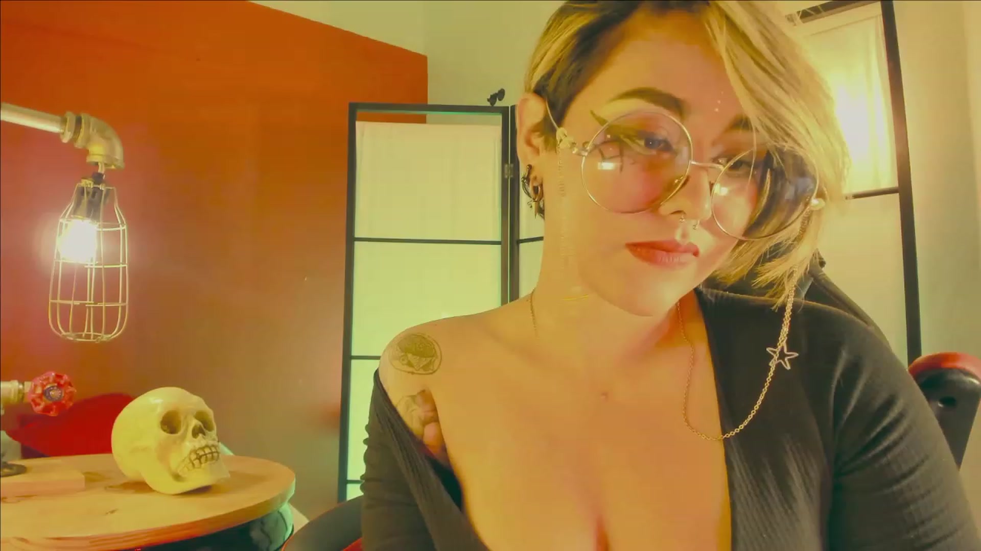 Gallery image thumbnail from AbraxxysRadio's myfreecams stream on, 04/14/2023, 02:11 image 10 of 20