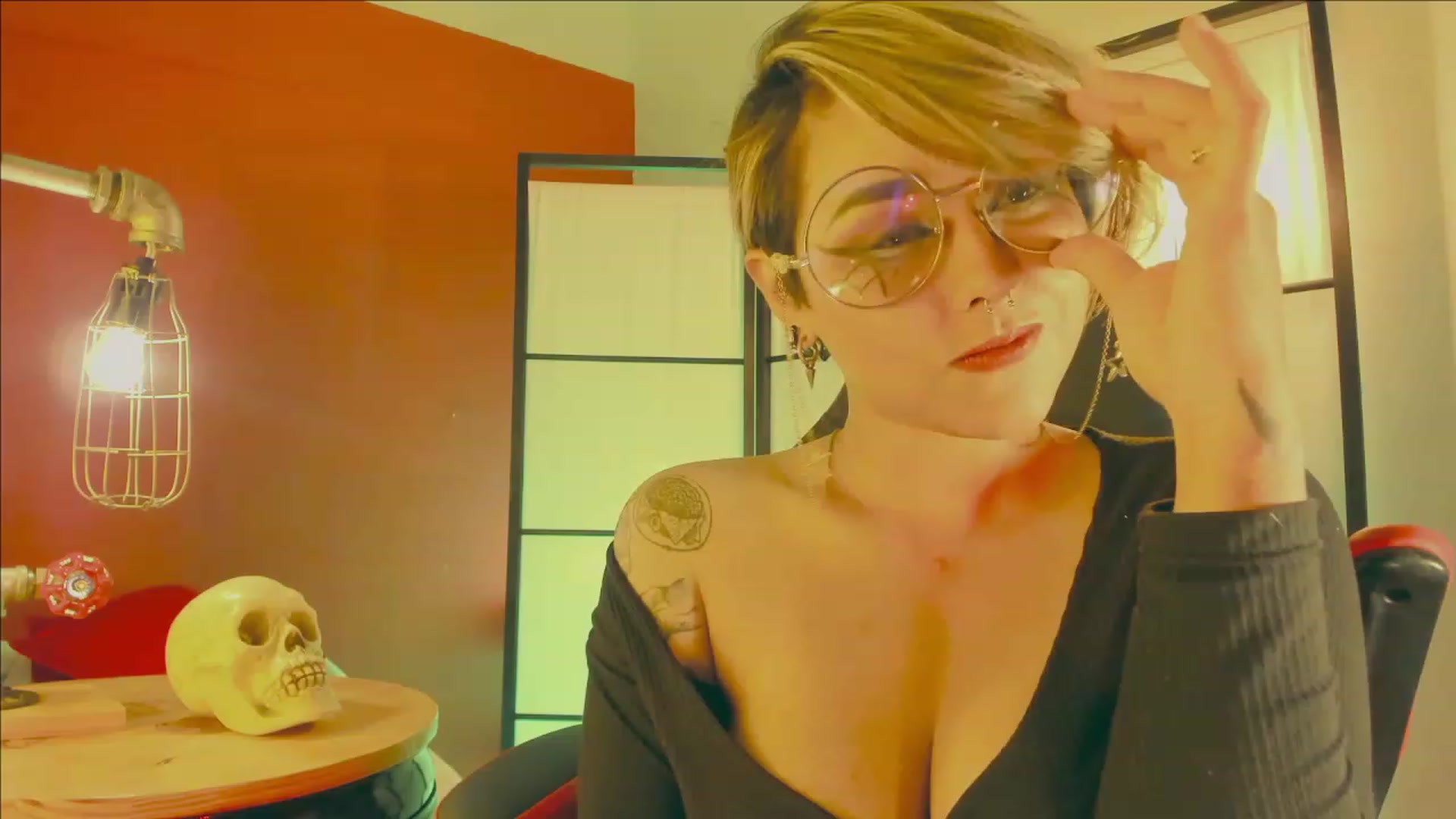 Gallery image thumbnail from AbraxxysRadio's myfreecams stream on, 04/14/2023, 02:11 image 7 of 20