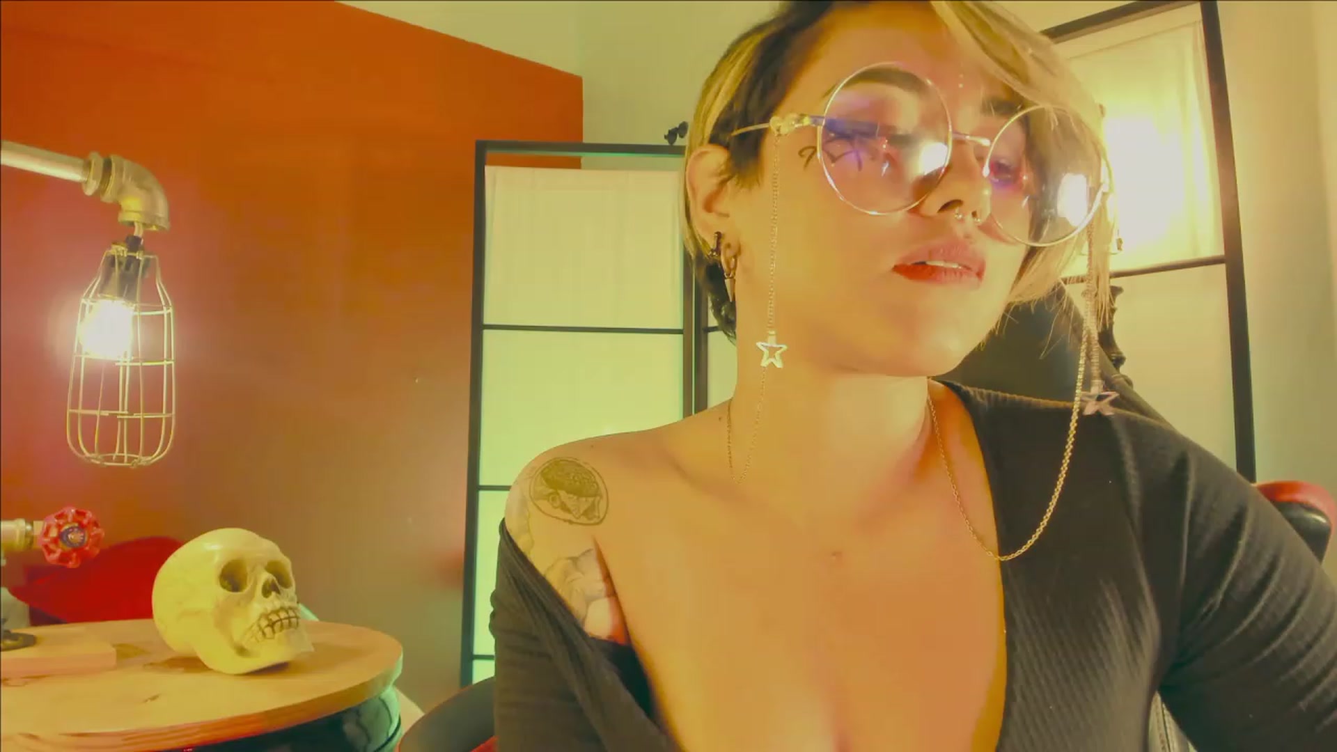 Gallery image thumbnail from AbraxxysRadio's myfreecams stream on, 04/14/2023, 02:11 image 8 of 20