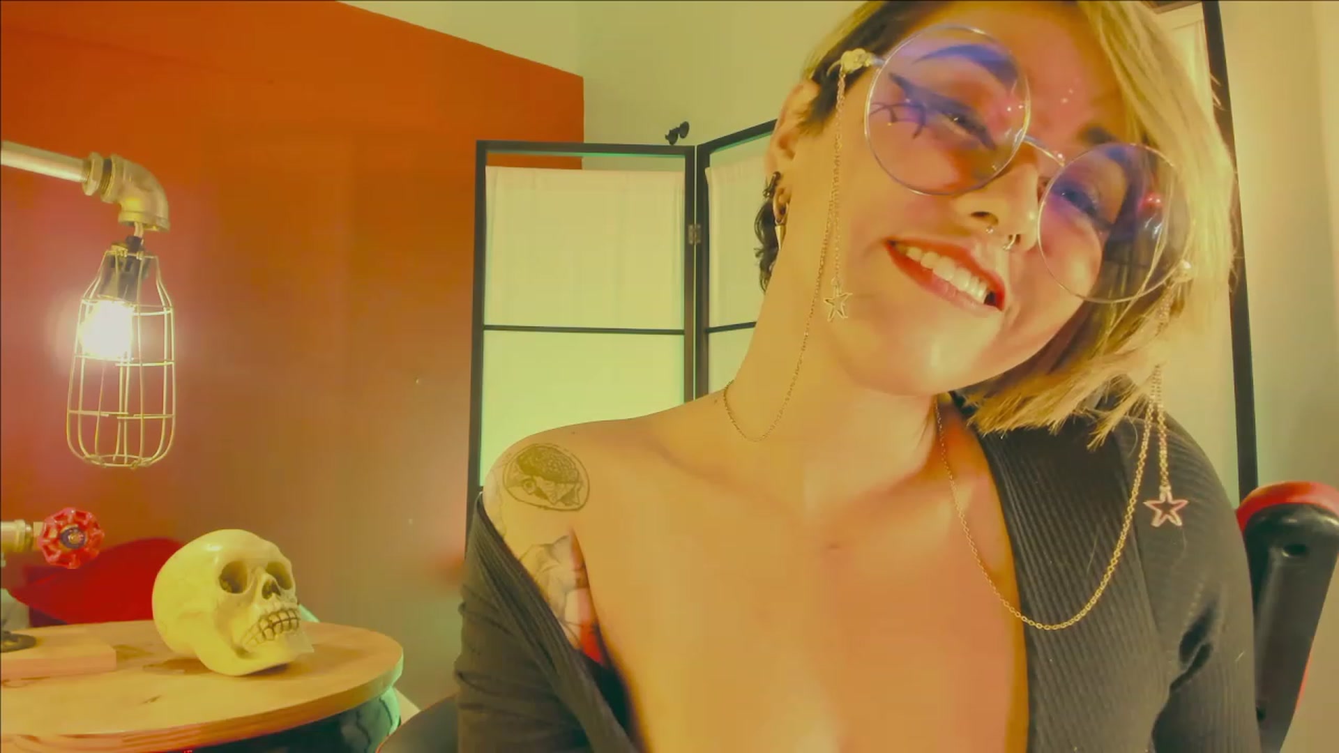 Gallery image thumbnail from AbraxxysRadio's myfreecams stream on, 04/14/2023, 02:11 image 11 of 20