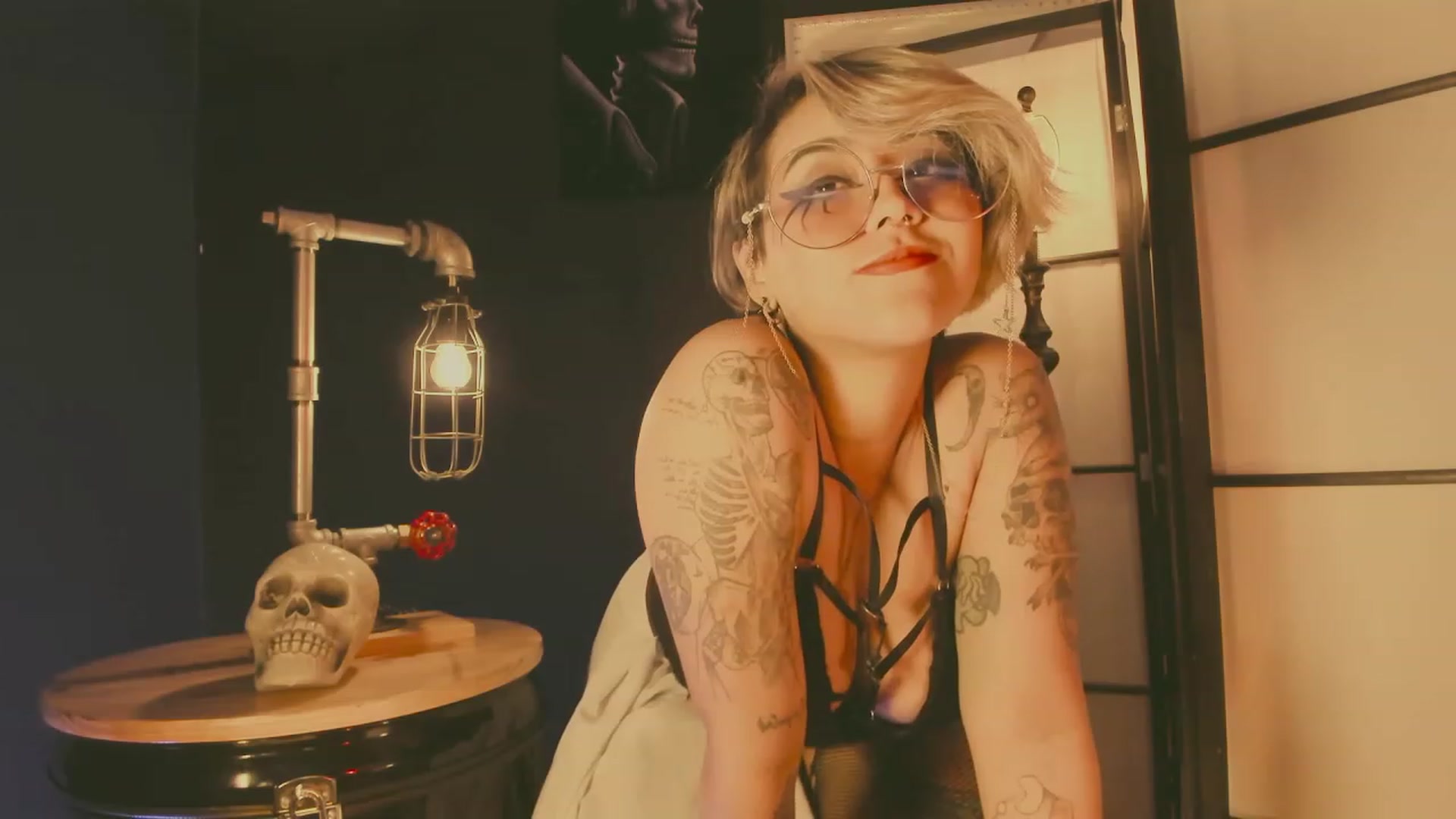 Gallery image thumbnail from AbraxxysRadio's myfreecams stream on, 04/14/2023, 23:35 image 12 of 20