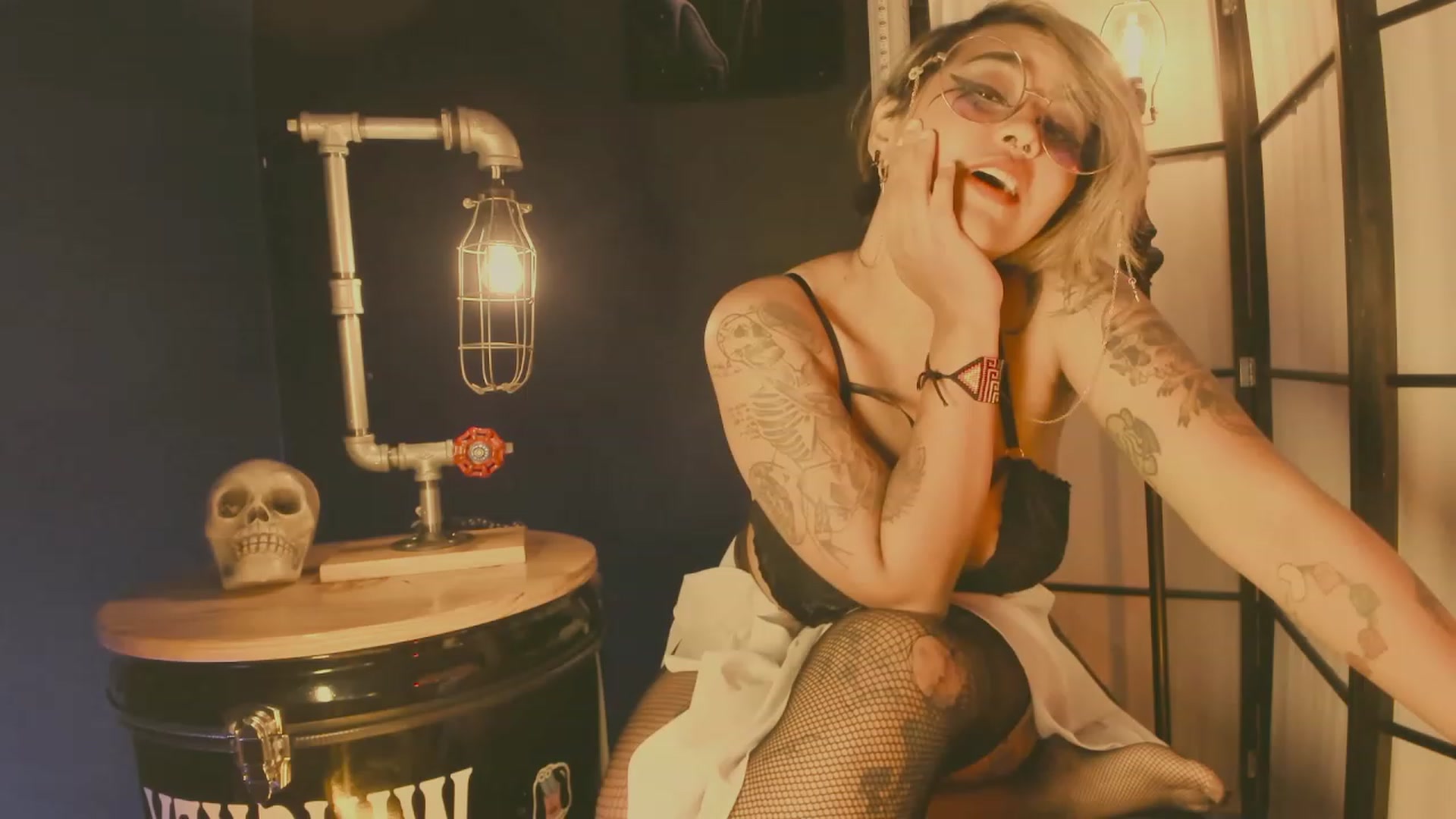 Gallery image thumbnail from AbraxxysRadio's myfreecams stream on, 04/15/2023, 24:21 image 9 of 20