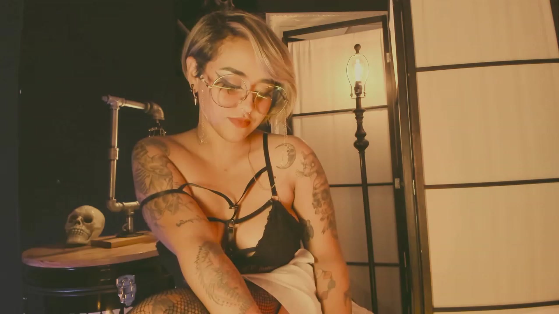 Gallery image thumbnail from AbraxxysRadio's myfreecams stream on, 04/15/2023, 02:11 image 20 of 20
