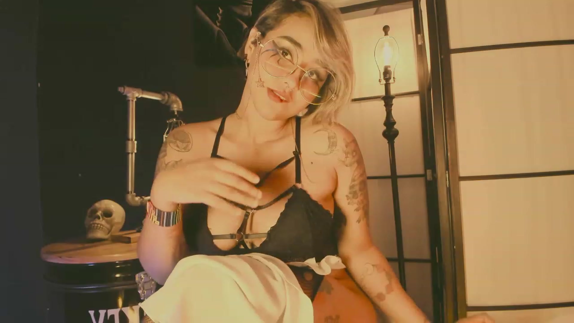 Gallery image thumbnail from AbraxxysRadio's myfreecams stream on, 04/15/2023, 02:11 image 14 of 20