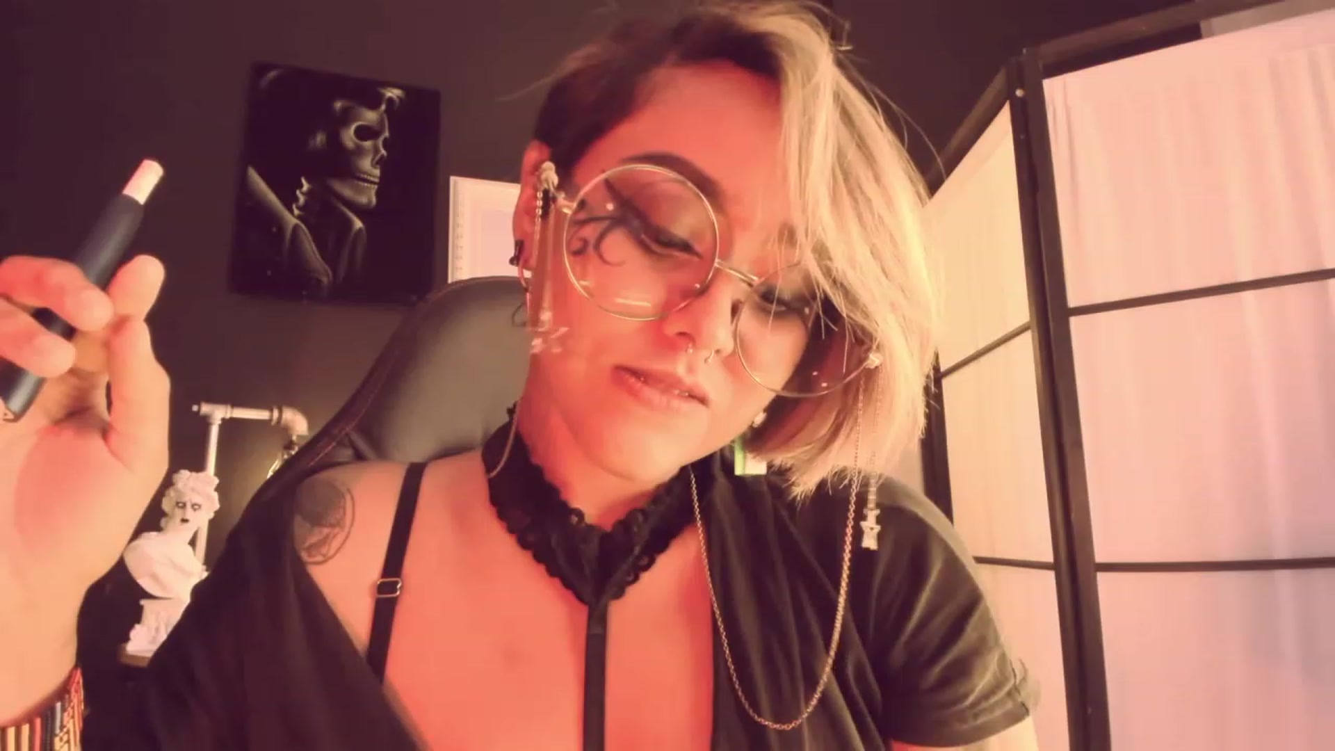 Gallery image thumbnail from AbraxxysRadio's myfreecams stream on, 04/19/2023, 24:35 image 20 of 20