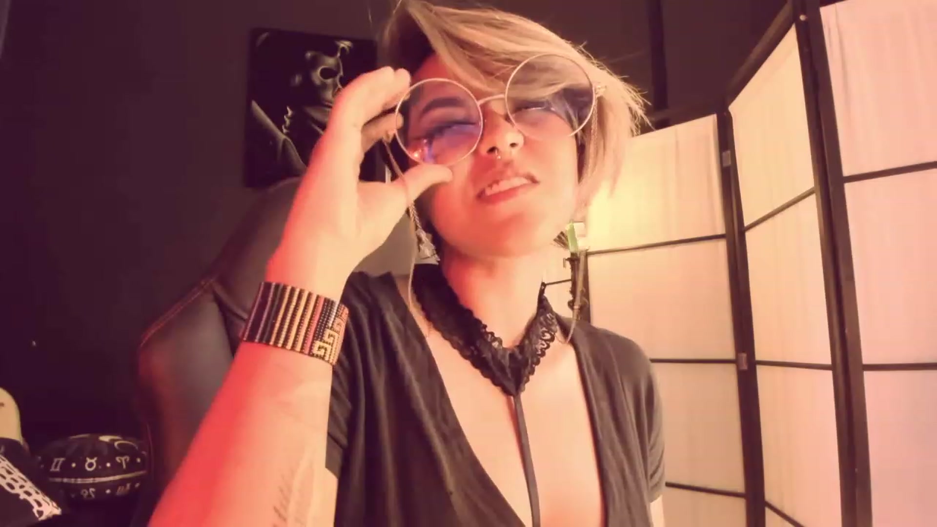 Gallery image thumbnail from AbraxxysRadio's myfreecams stream on, 04/19/2023, 01:52 image 20 of 20