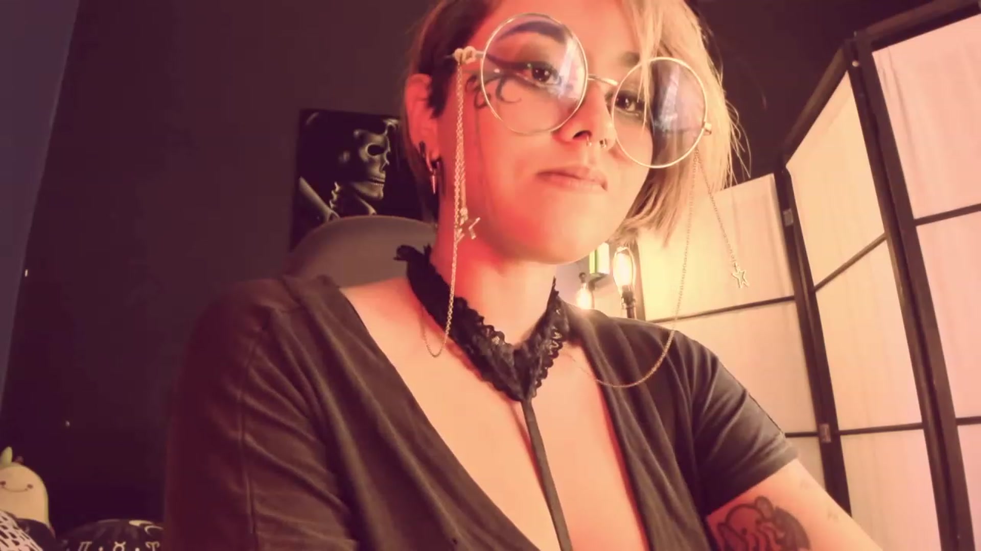 Gallery image thumbnail from AbraxxysRadio's myfreecams stream on, 04/19/2023, 01:52 image 18 of 20