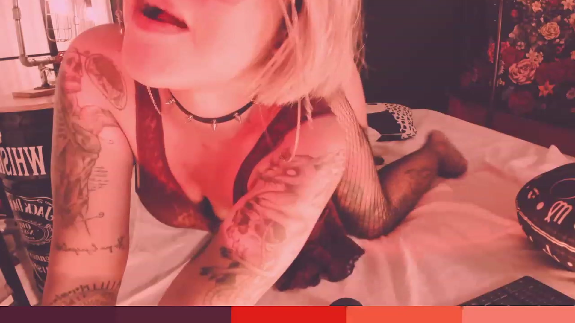 Gallery image thumbnail from AbraxxysRadio's myfreecams stream on, 04/19/2023, 23:25 image 12 of 20