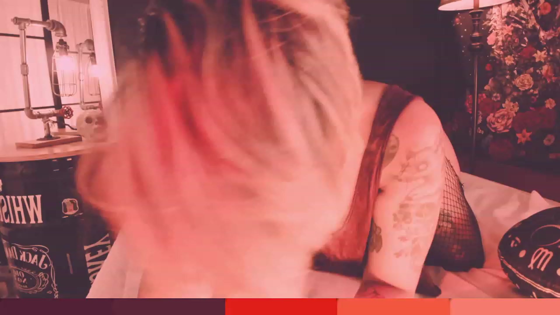 Gallery image thumbnail from AbraxxysRadio's myfreecams stream on, 04/19/2023, 23:25 image 10 of 20