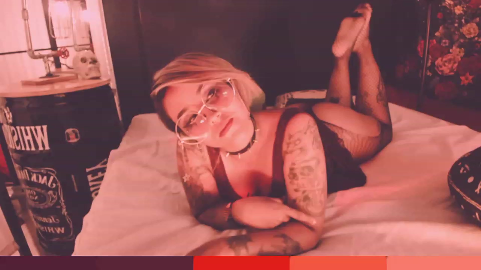 Gallery image thumbnail from AbraxxysRadio's myfreecams stream on, 04/19/2023, 23:48 image 17 of 20