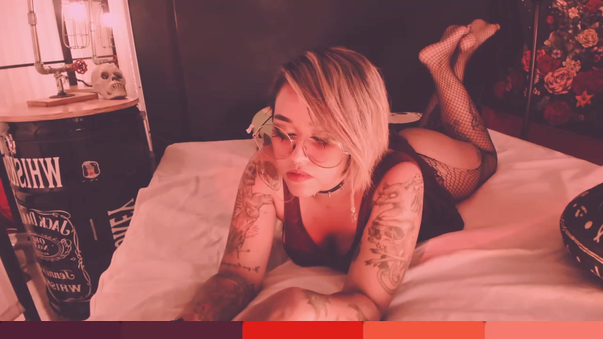 Gallery image thumbnail from AbraxxysRadio's myfreecams stream on, 04/19/2023, 23:48 image 13 of 20