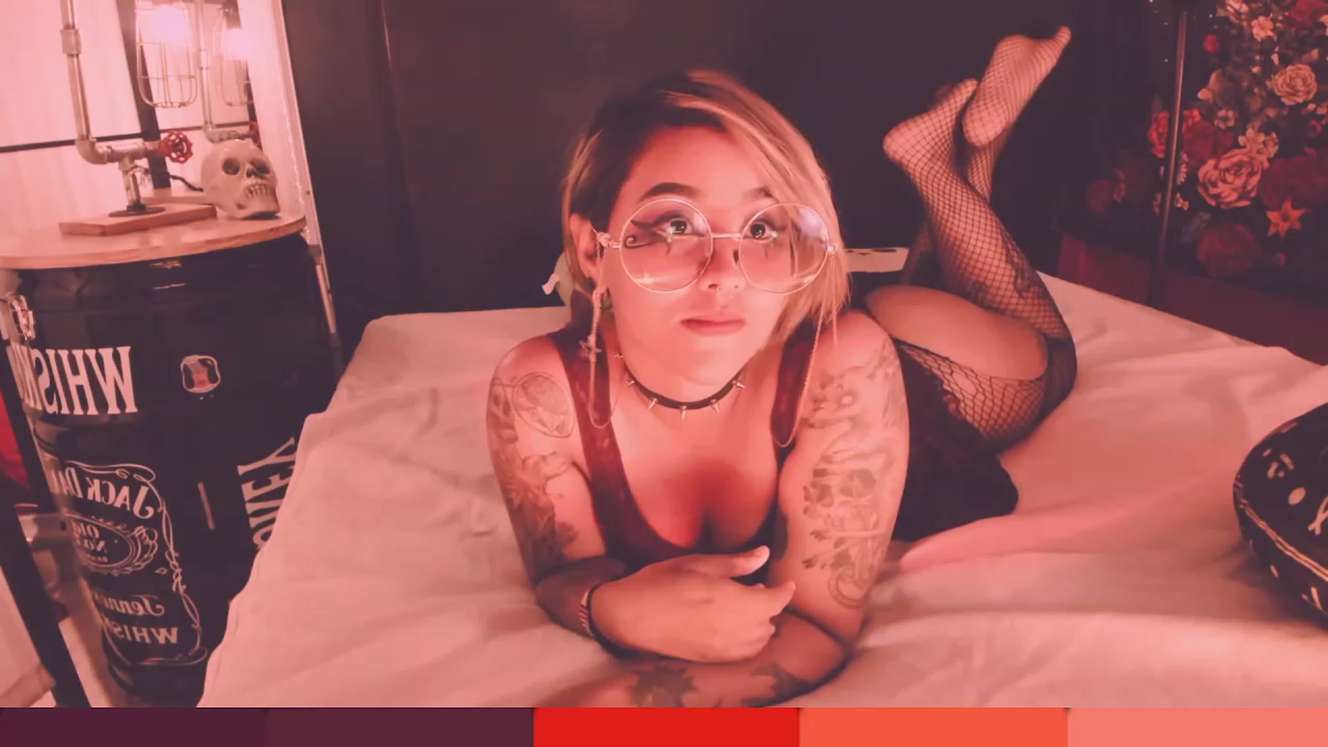 Gallery image thumbnail from AbraxxysRadio's myfreecams stream on, 04/19/2023, 23:48 image 15 of 20