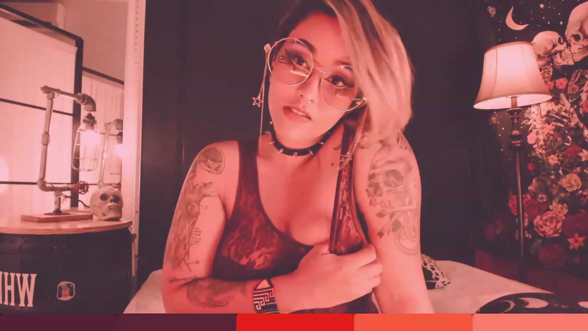 Gallery image thumbnail from AbraxxysRadio's myfreecams stream on, 04/20/2023, 24:20 image 20 of 20
