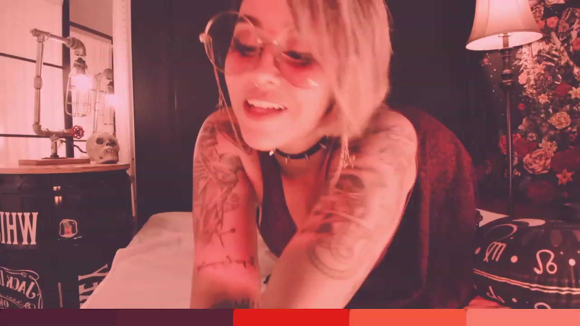 Gallery image thumbnail from AbraxxysRadio's myfreecams stream on, 04/20/2023, 24:20 image 8 of 20
