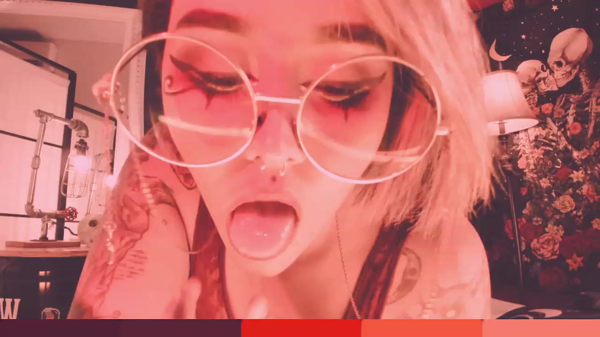 Gallery image thumbnail from AbraxxysRadio's myfreecams stream on, 04/20/2023, 24:20 image 9 of 20