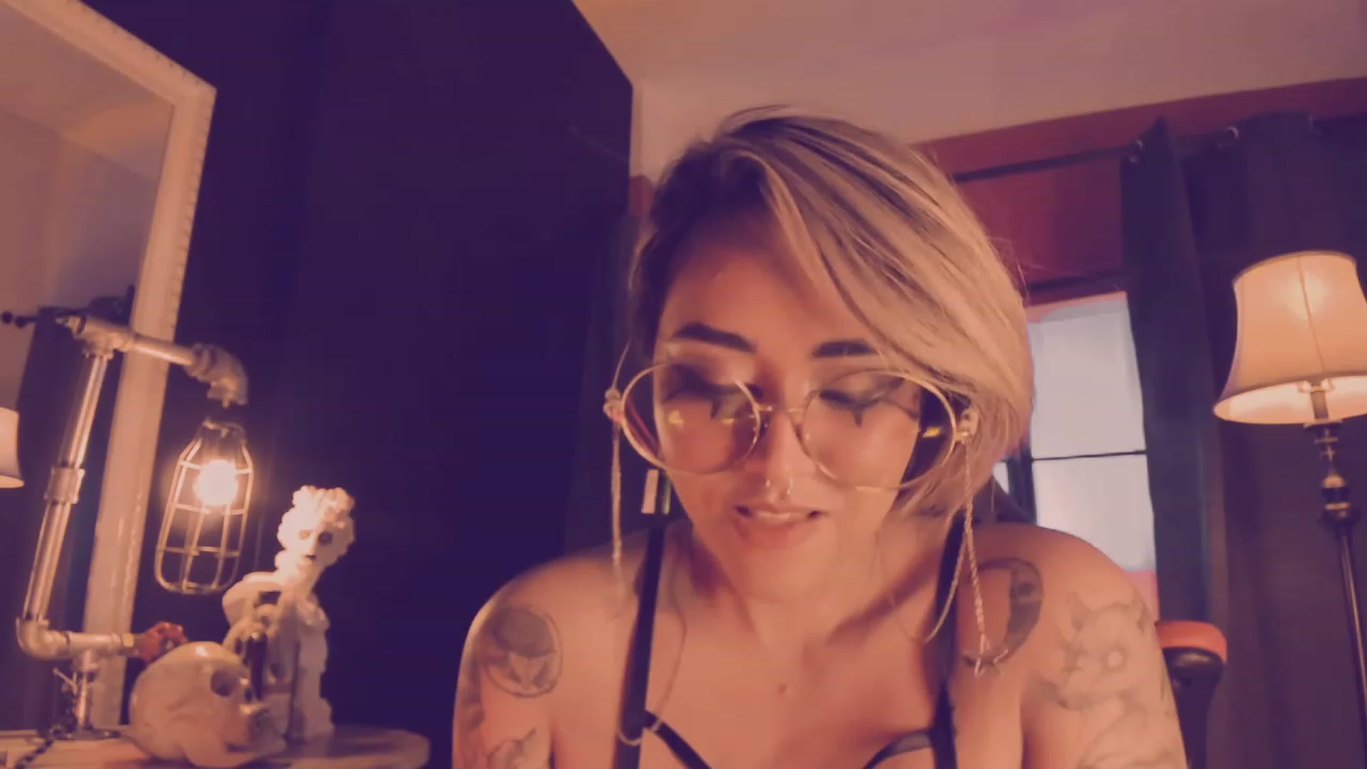 Gallery image thumbnail from AbraxxysRadio's myfreecams stream on, 04/22/2023, 24:00 image 1 of 20