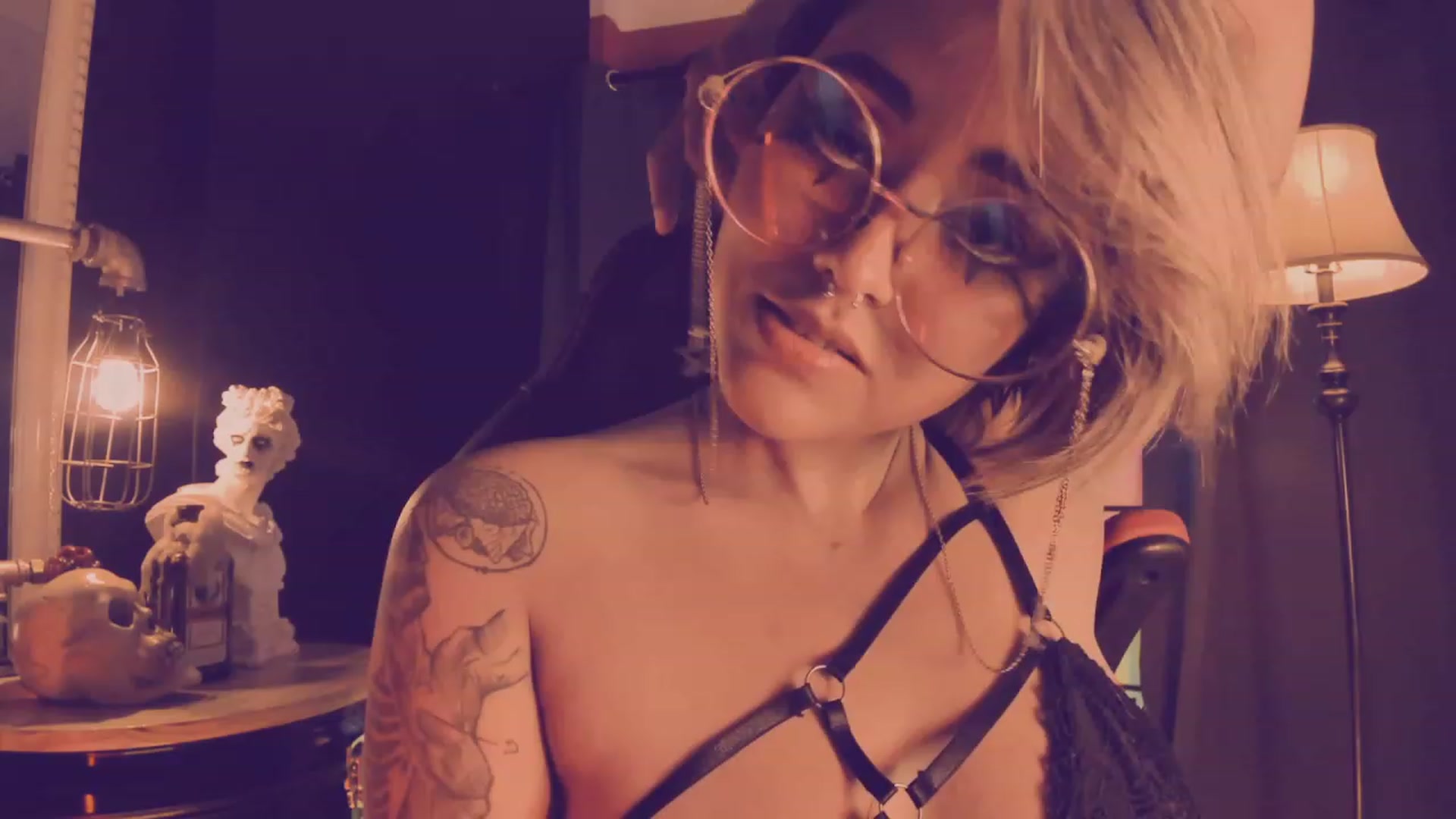 Gallery image thumbnail from AbraxxysRadio's myfreecams stream on, 04/22/2023, 24:00 image 20 of 20