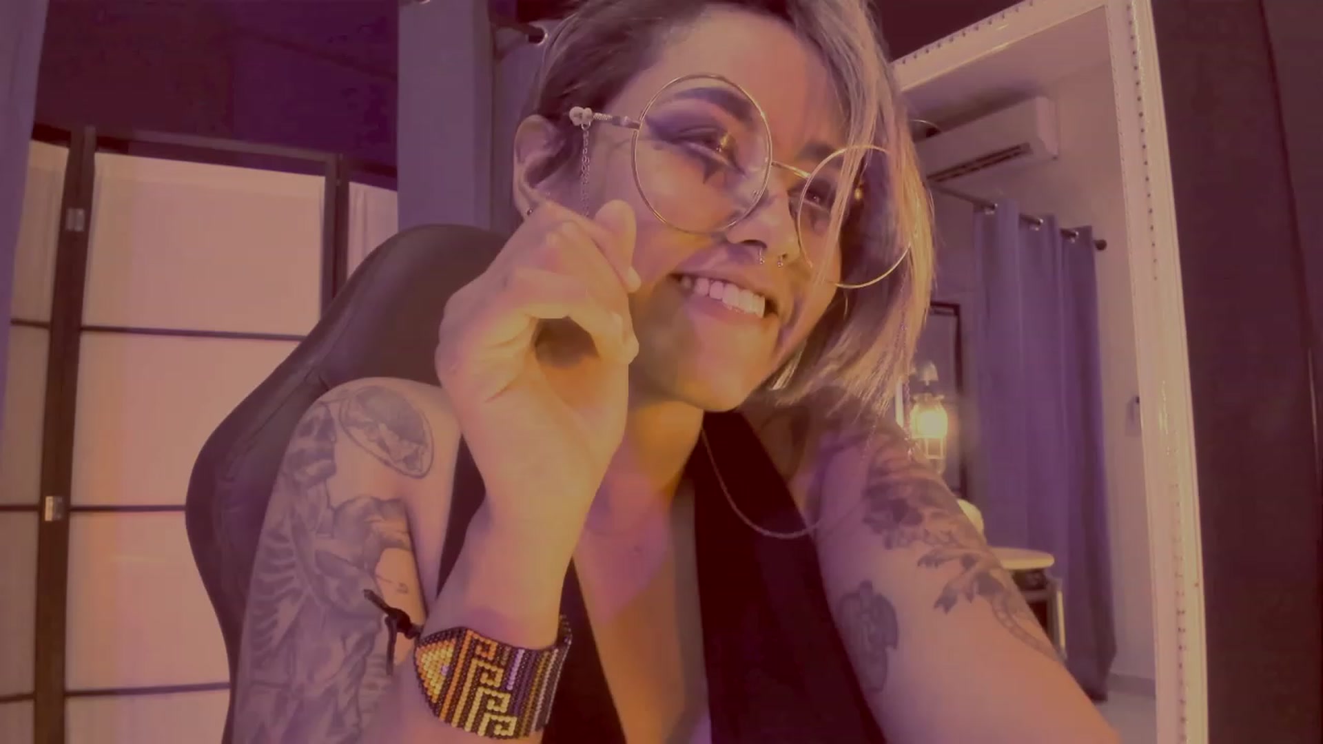 Gallery image thumbnail from AbraxxysRadio's myfreecams stream on, 04/27/2023, 18:25 image 17 of 20