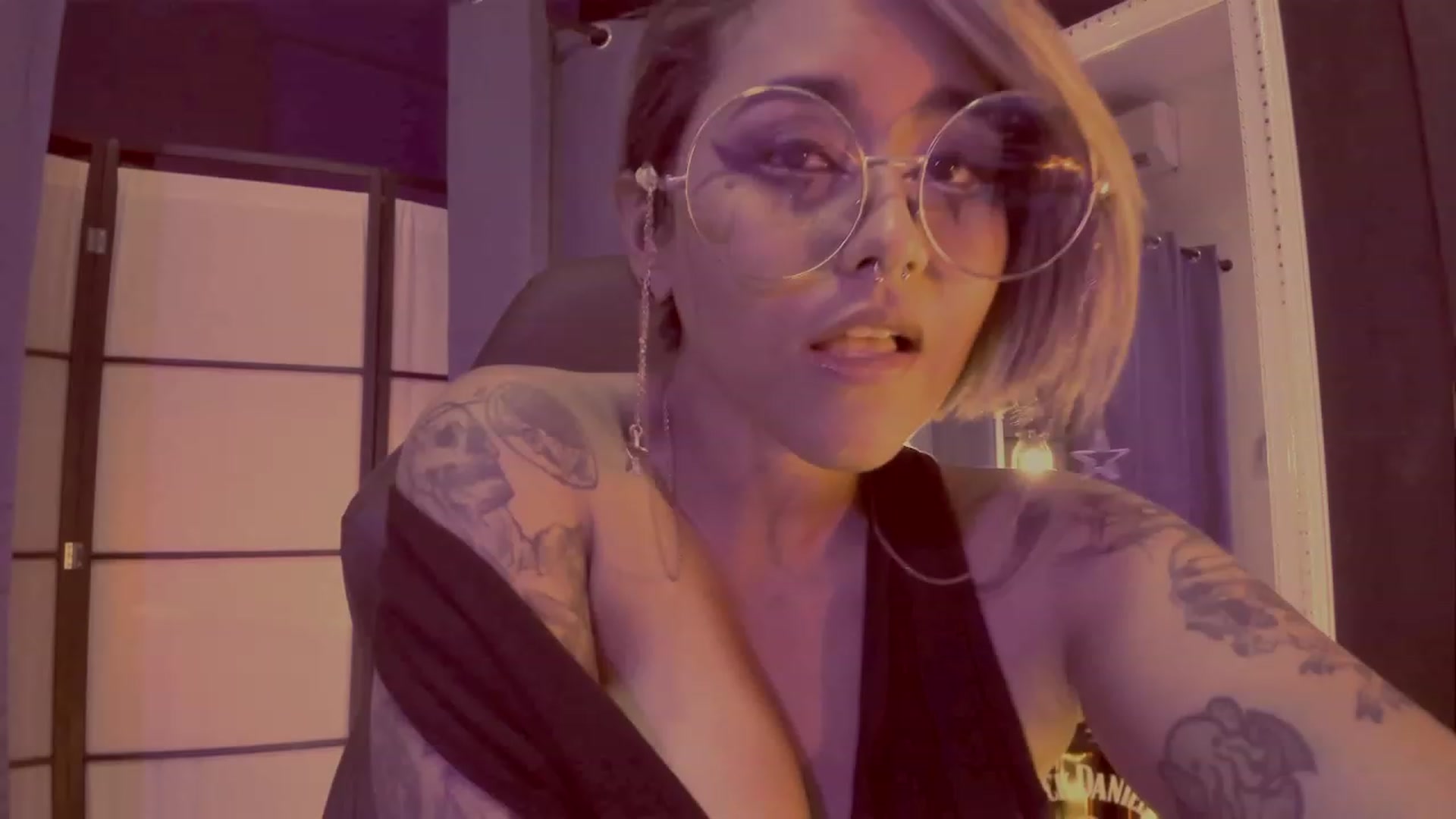 Gallery image thumbnail from AbraxxysRadio's myfreecams stream on, 04/27/2023, 18:25 image 19 of 20