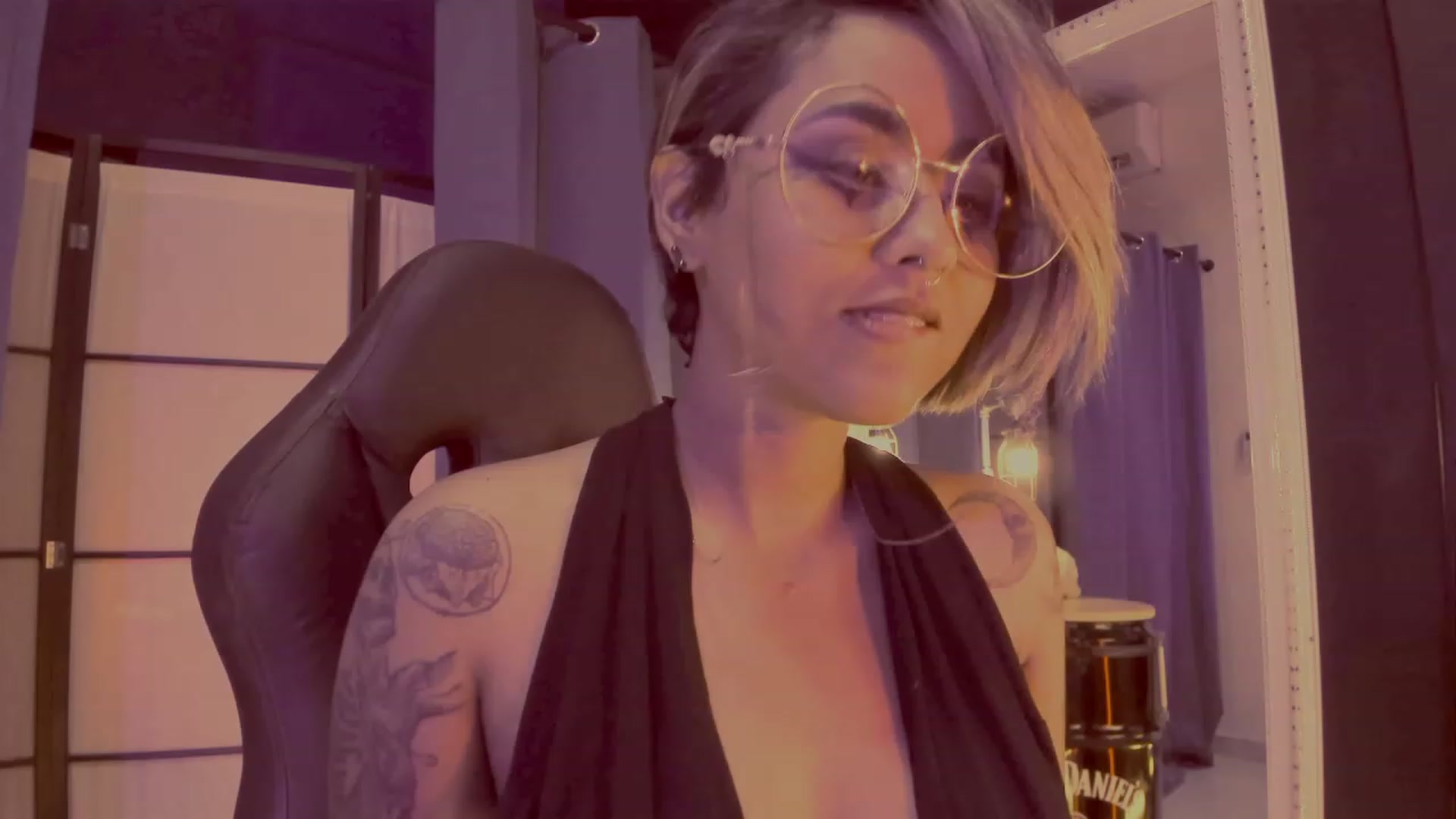 Gallery image thumbnail from AbraxxysRadio's myfreecams stream on, 04/27/2023, 18:25 image 13 of 20