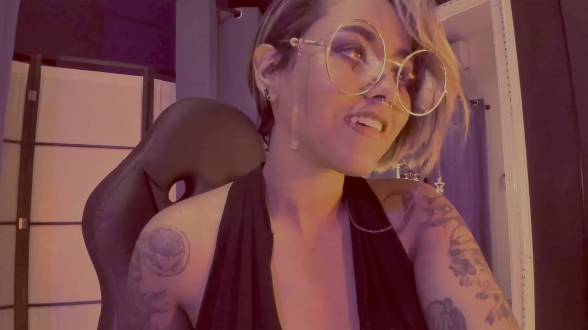 Gallery image thumbnail from AbraxxysRadio's myfreecams stream on, 04/27/2023, 18:25 image 14 of 20