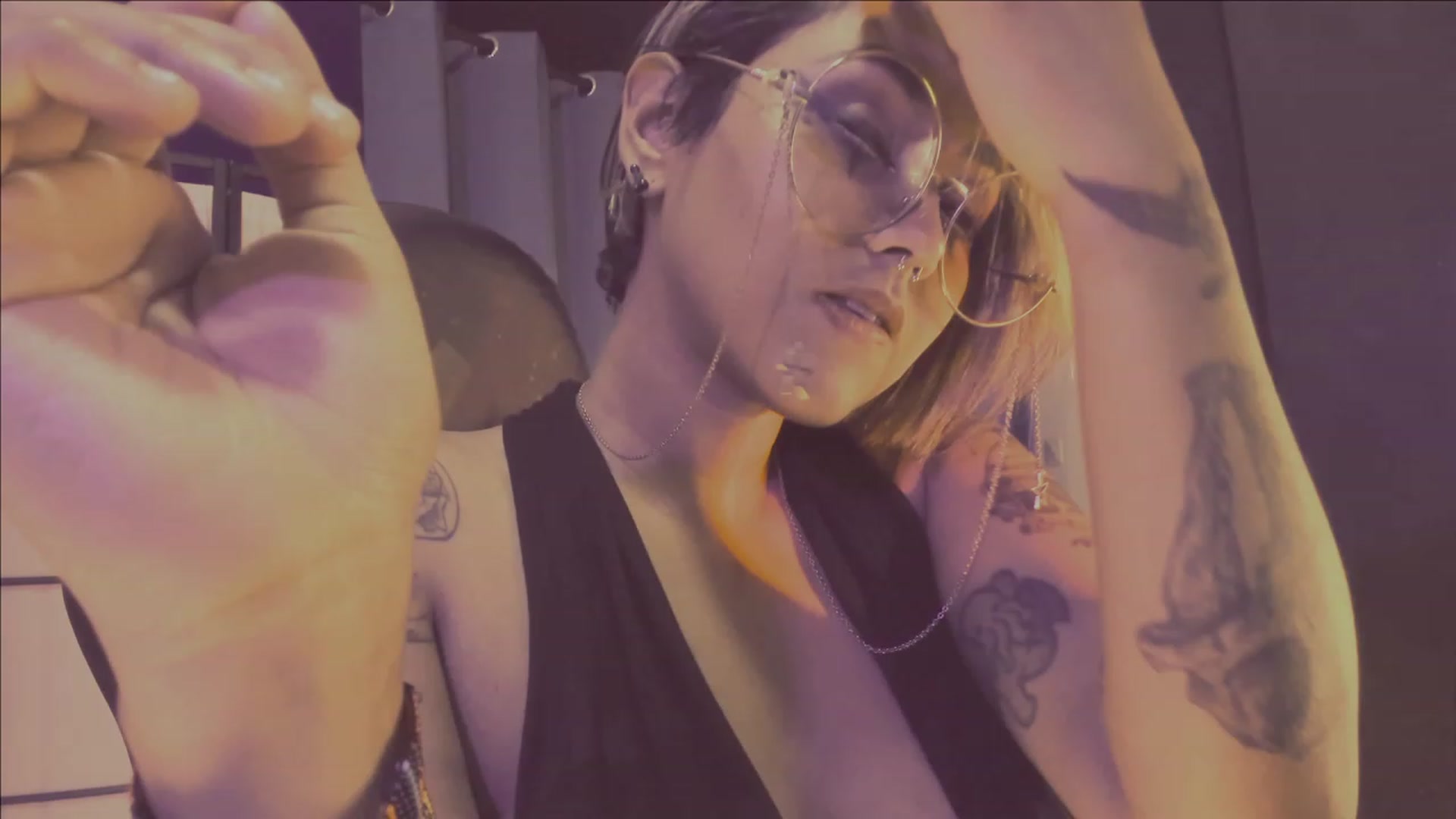 Gallery image thumbnail from AbraxxysRadio's myfreecams stream on, 04/28/2023, 24:07 image 15 of 20
