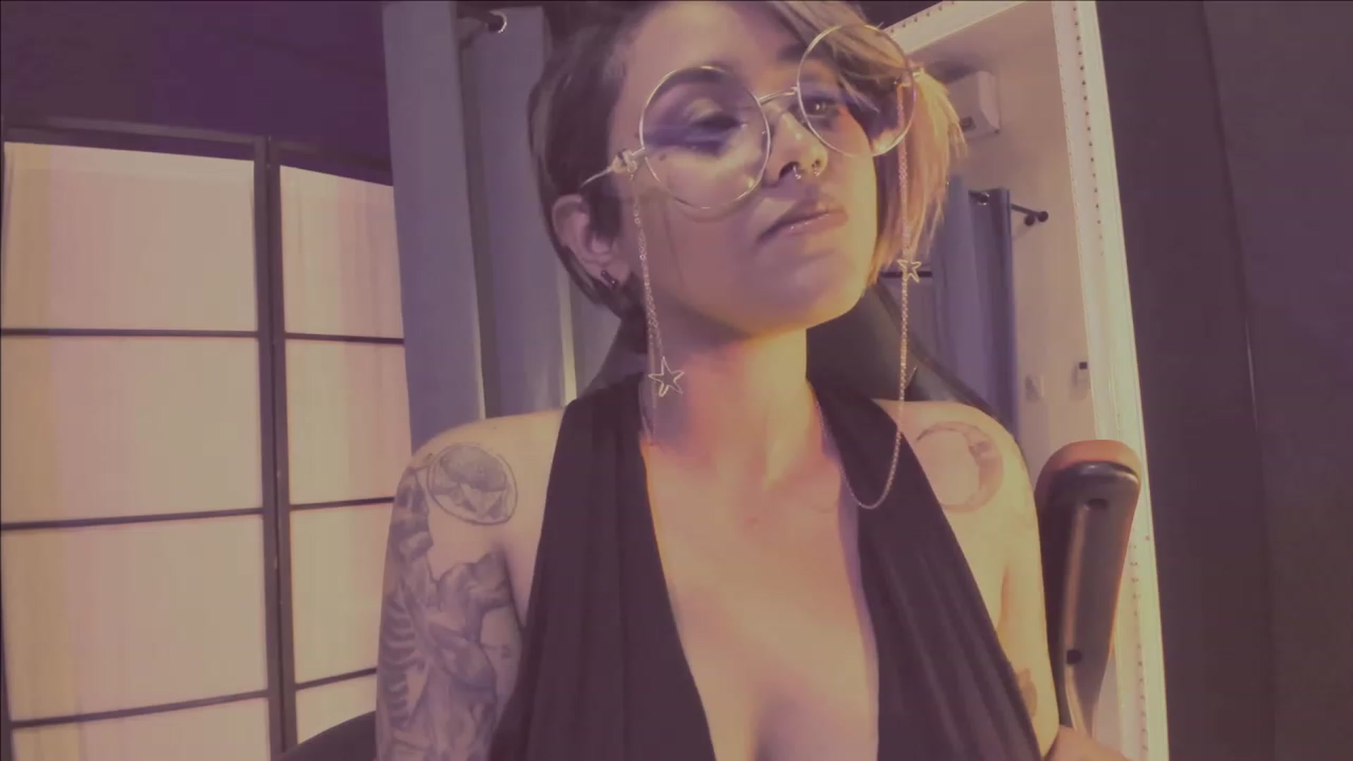 Gallery image thumbnail from AbraxxysRadio's myfreecams stream on, 04/28/2023, 24:28 image 19 of 20