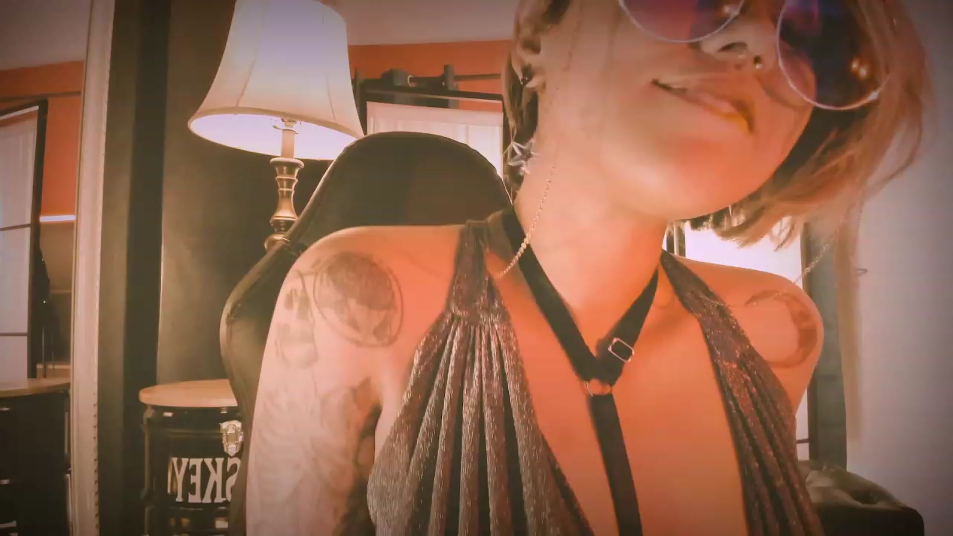 Gallery image thumbnail from AbraxxysRadio's myfreecams stream on, 05/04/2023, 22:17 image 18 of 20