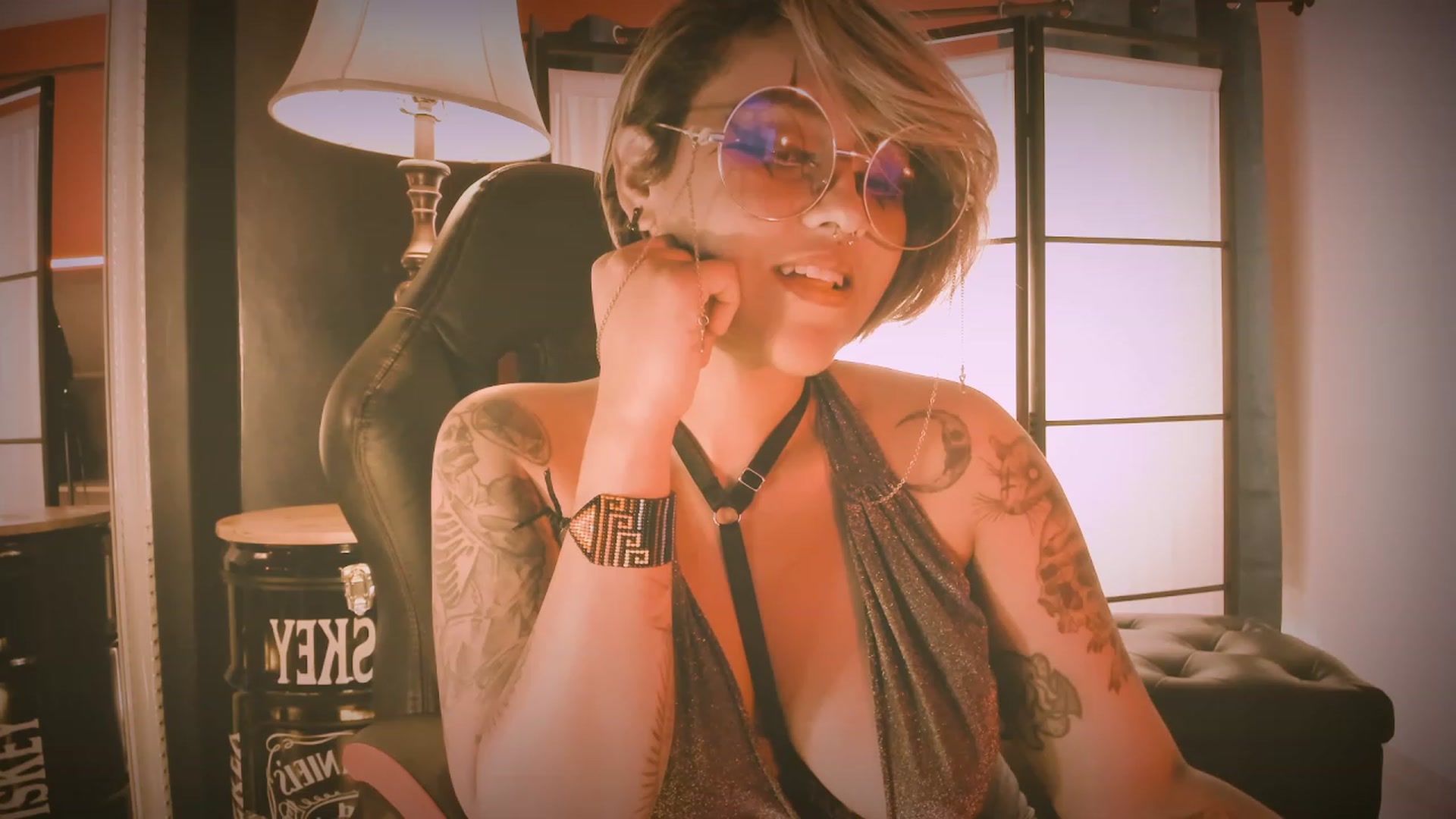 Gallery image thumbnail from AbraxxysRadio's myfreecams stream on, 05/04/2023, 22:17 image 12 of 20