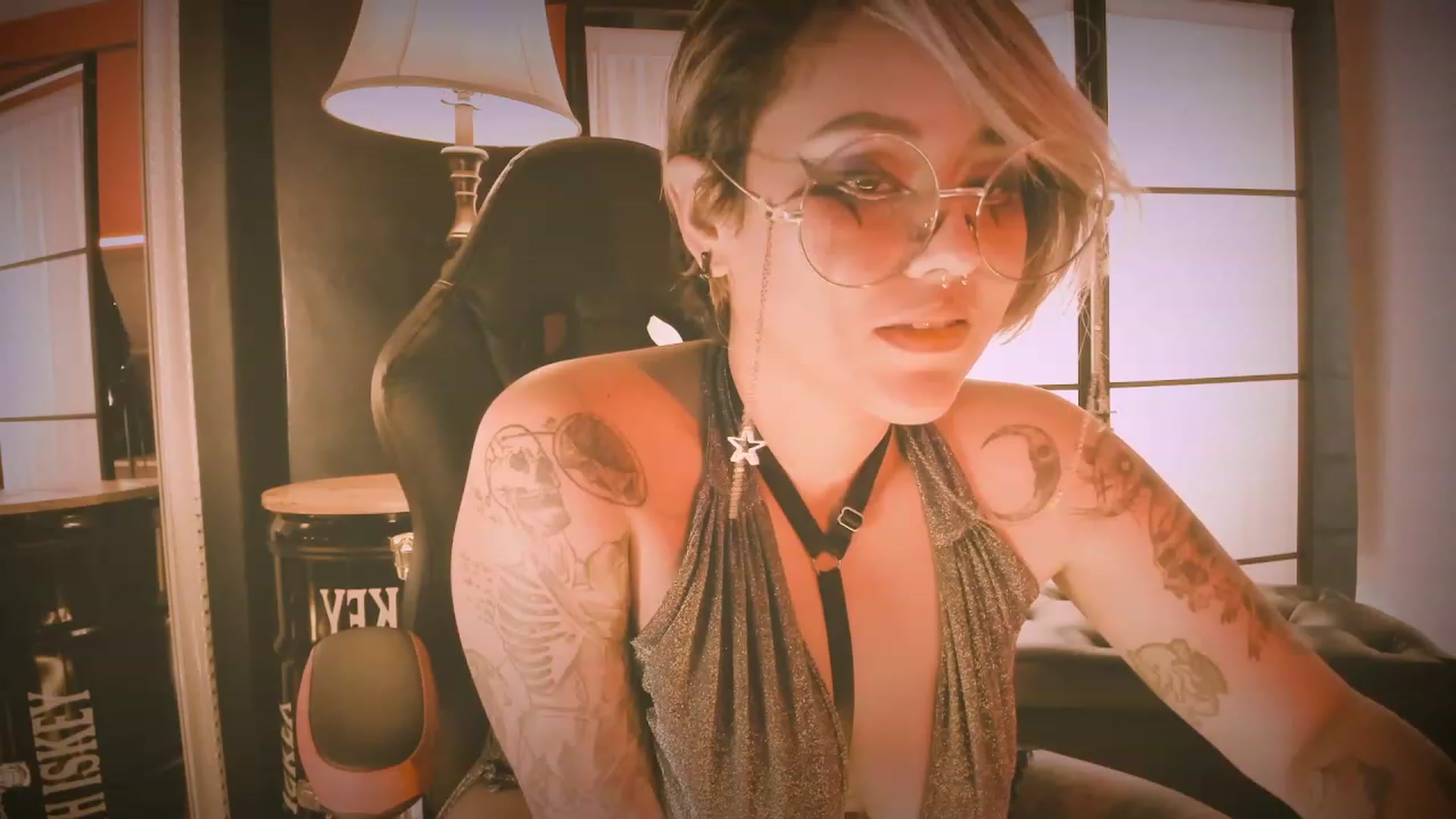 Gallery image thumbnail from AbraxxysRadio's myfreecams stream on, 05/05/2023, 24:01 image 15 of 20
