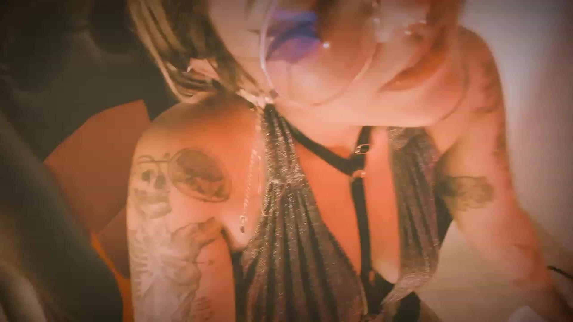 Gallery image thumbnail from AbraxxysRadio's myfreecams stream on, 05/05/2023, 24:01 image 8 of 20