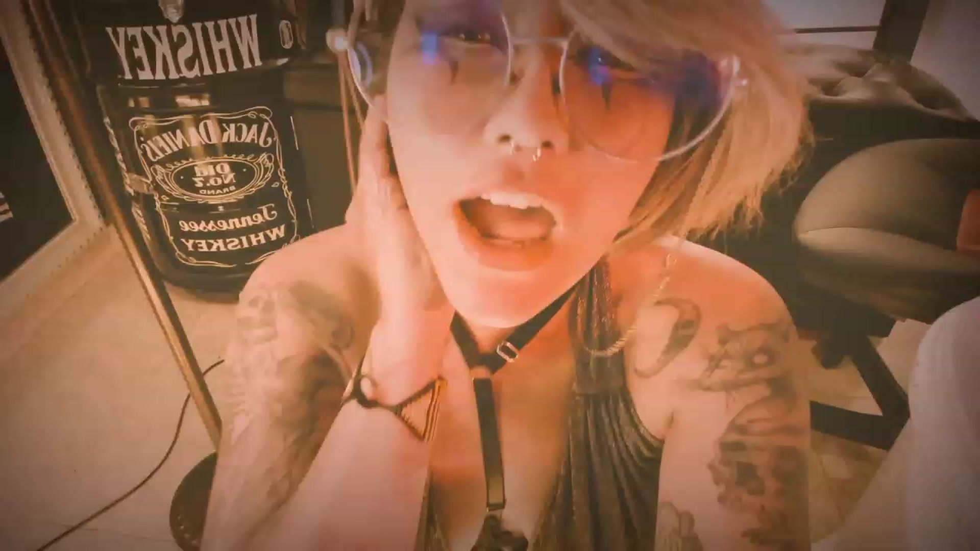 Gallery image thumbnail from AbraxxysRadio's myfreecams stream on, 05/05/2023, 02:31 image 17 of 20